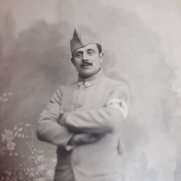 Vtg RPPC Photo Postcard WWI era French Military Soldier Medic Guilleminot Paris - Picture 3 of 10